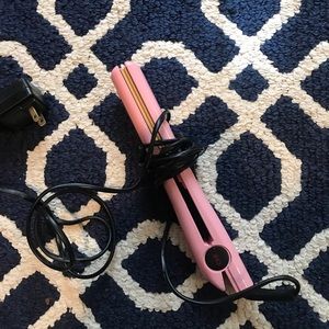 Pink chi straightener